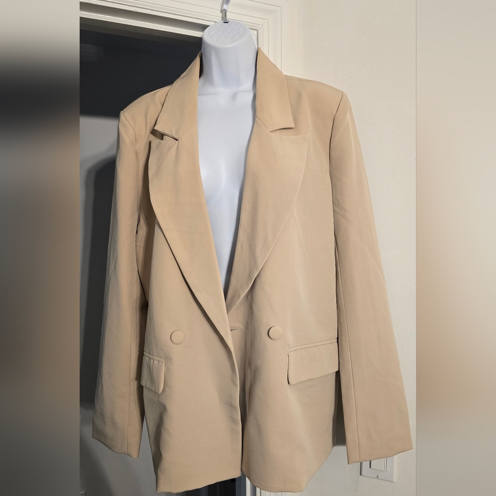 NWOT PrettyLittleThing Womens Oversized Beige Blazer - Size 6 - Picture 4 of 5
